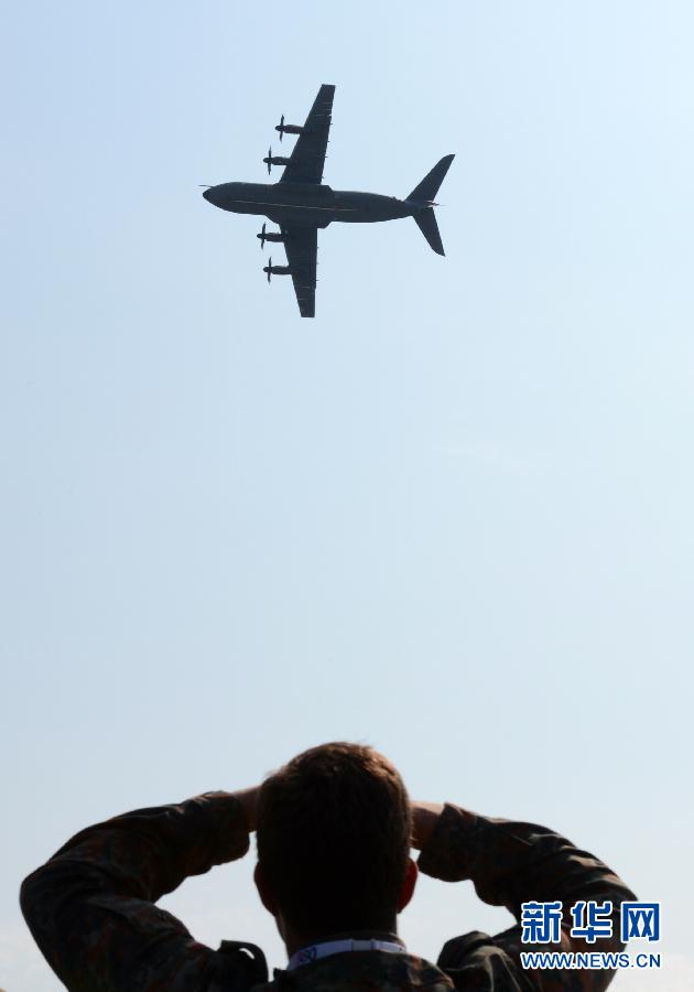 ���п�܇A-400M܊���\ݔ�C�M(j��n)���w�б���